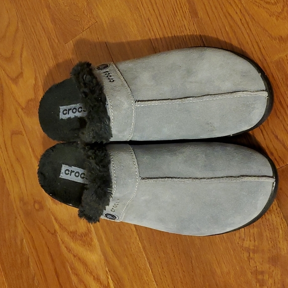 Crocs Cobbler Suede Clogs Sz 10 - Picture 1 of 8